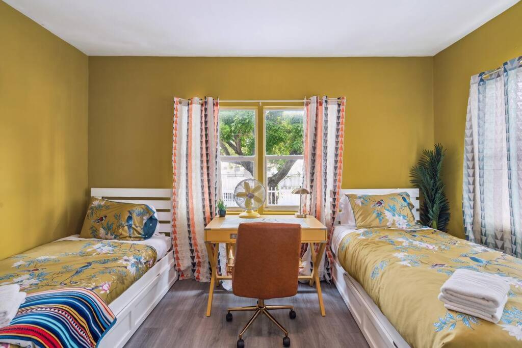 New! Havana Nights Villa ! Walk To Calle Ocho! Miami Zewnętrze zdjęcie